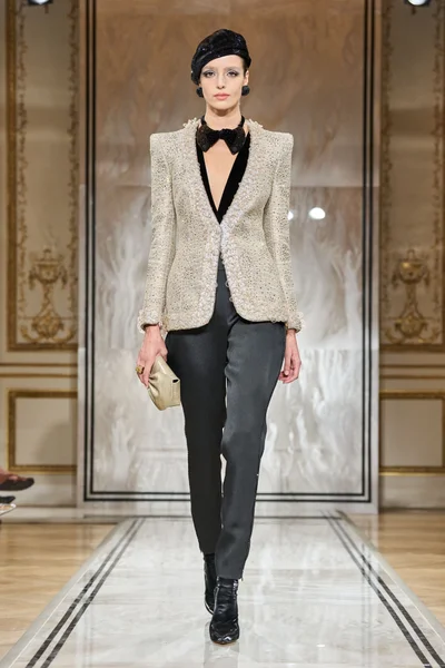 Look 32